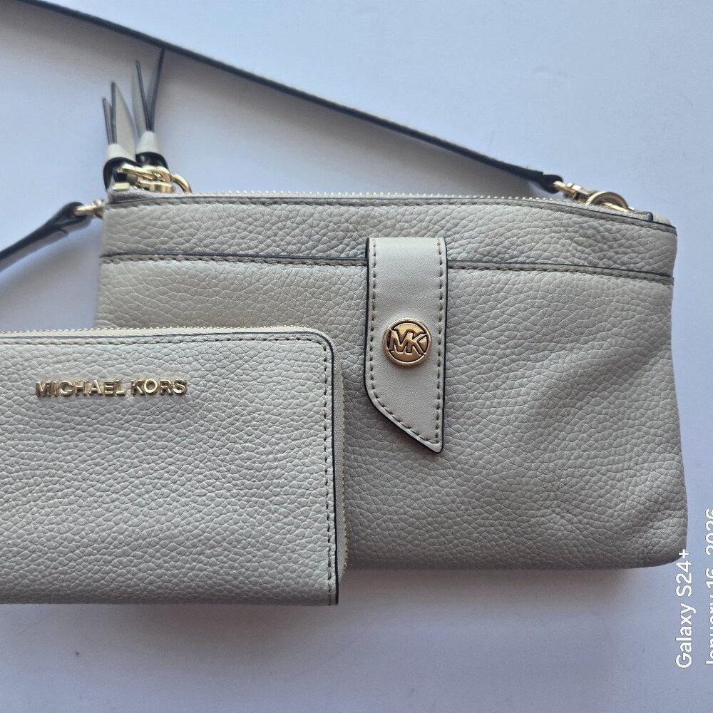 MICHAEL KORS PEBBLE LEATHER CROSSBODY & WALLET